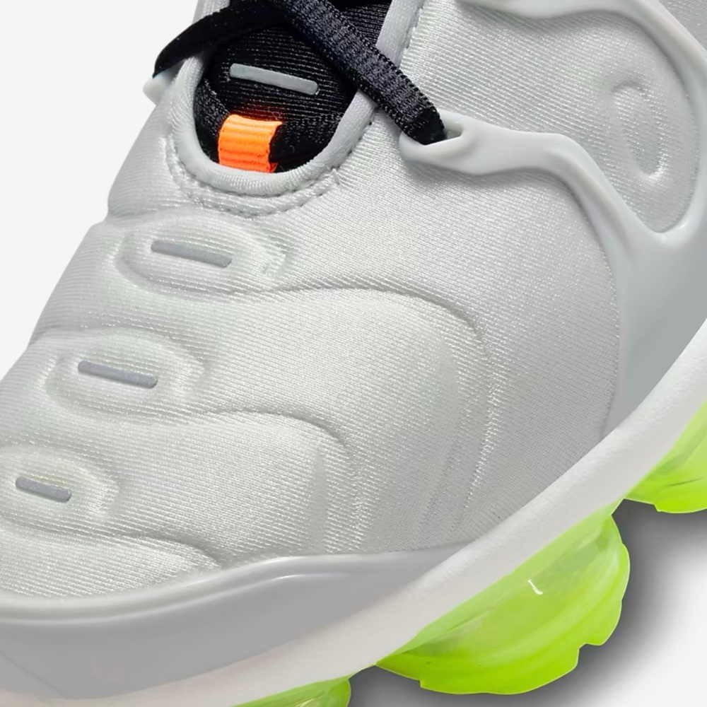 Nike Womens Air VaporMax Plus DQ4695-001 size 8 athletic sports gym running - Picture 8 of 15